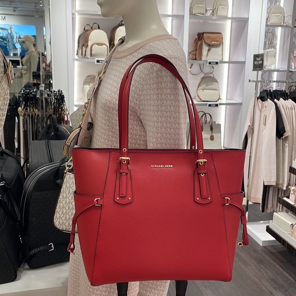 MICHAEL KORS VOYAGER FLAME EAST WEST TOTE LEATHER
30H1GV6T8L NWT - Picture 13 of 16